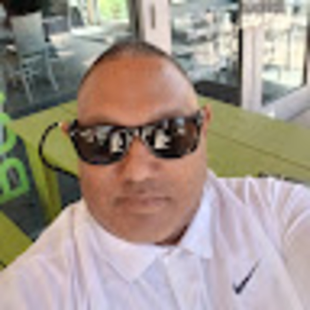 Meet your Posher, Derrick